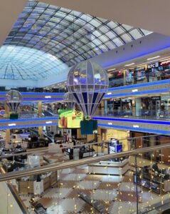 Contemporary mall housing brand-name retailers & a food court, plus a children's play area & cinema. HVAC Works by Kuwait Kazmah Center